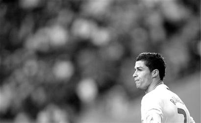 中国男子冰壶队在冬奥会资格赛中连胜两场，即将迎战新西兰和韩国，展现强大实力，期待继续拼搏。（中国男子冰壶队冬奥资格赛两连胜，强势迎战新西兰与韩国，继续冲击佳绩）