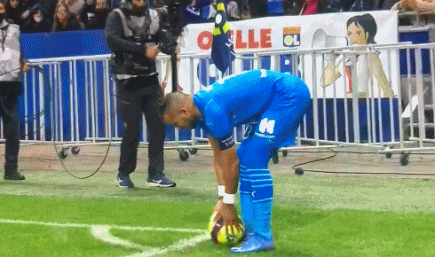 阿莱格里：给莱奥建议是因为我经验更丰富，而不是我比他厉害