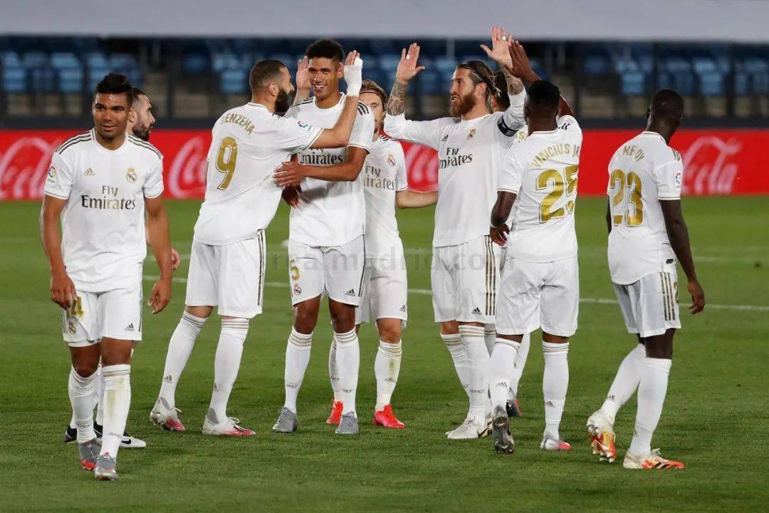 16岁103天，阿森纳小将萨蒙成为欧冠历史第6年轻参赛球员（年仅16岁103天，阿森纳小将萨蒙跻身欧冠史上第六年轻登场球员）