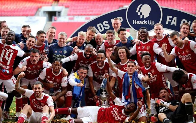 卡马文加只踢半场，马卡：他此前患了流感，上半场体能消耗大（马卡称卡马文加曾患流感，上半场消耗过大仅出战半场）