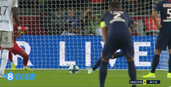 李嗣镕：大家都没想到我首秀进球，下来都恭喜我（李嗣镕首秀破门出人意料，赛后获众人祝贺）