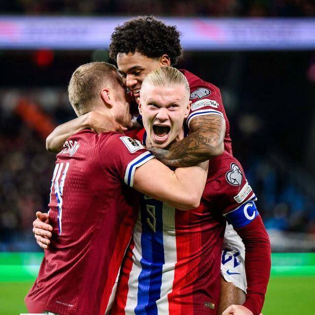 惊险一幕，马竞女足球员梅迪纳头部被膝盖撞到后失去意识（惊魂瞬间：马竞女足球员梅迪纳头部遭膝撞后当场失去意识）