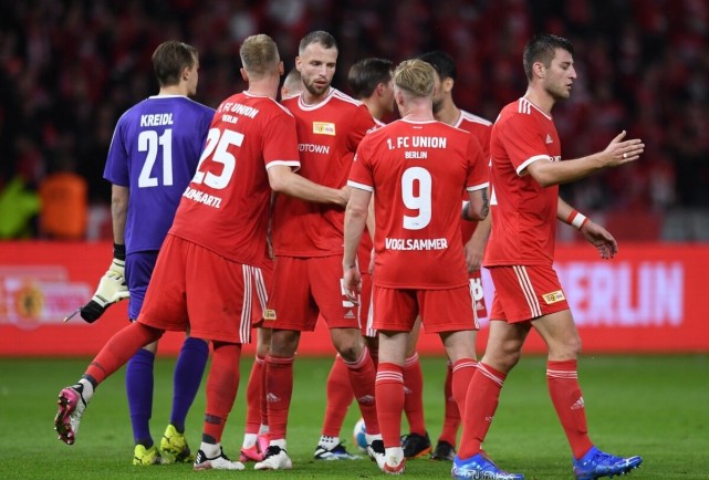 真强!约基奇生涯第23次40+得分&超大梦排名中锋第六位（约基奇生涯第23次轰40+，超越大梦升至中锋第6位）