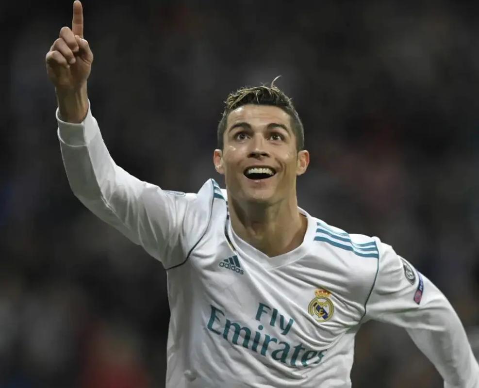 图片报：拜仁三将晒AI生成胡子照片，参与活动呼吁关注男性健康