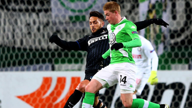 球员C罗先生，完成一次精彩的倒钩破门。 ​（C罗上演惊艳倒钩破门）