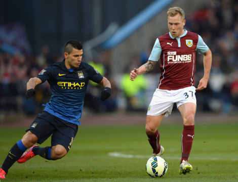 英超对比近两年圣诞积分榜：榜首易主 曼市双雄排名上升（英超圣诞积分榜近两年对比：领跑者更迭 曼市双雄名次提升）