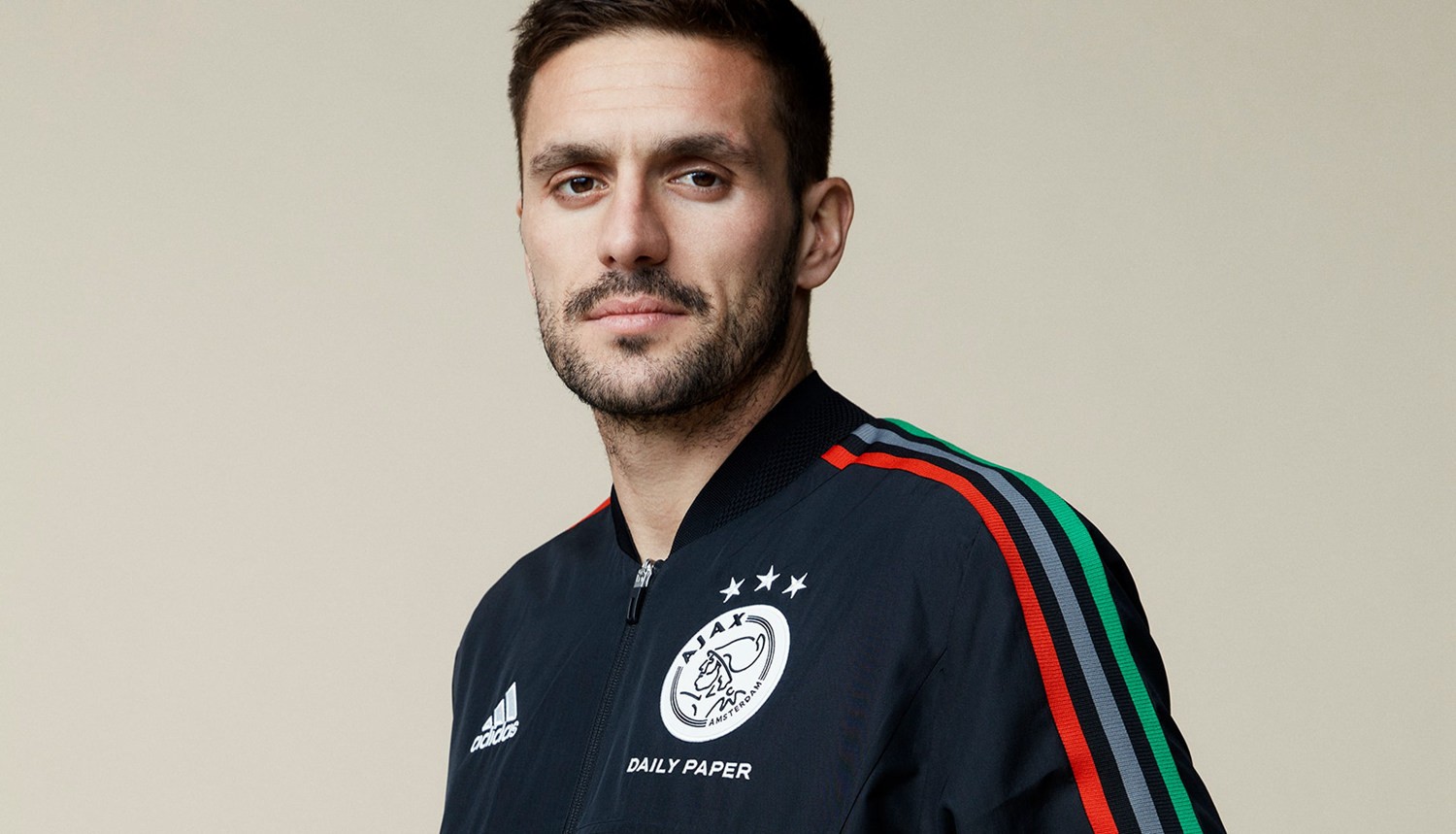 一项签约决 一项签约决