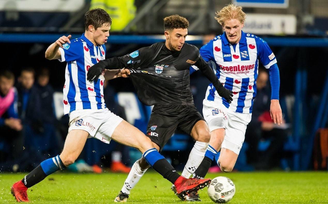 赛季中途因 赛季中途因